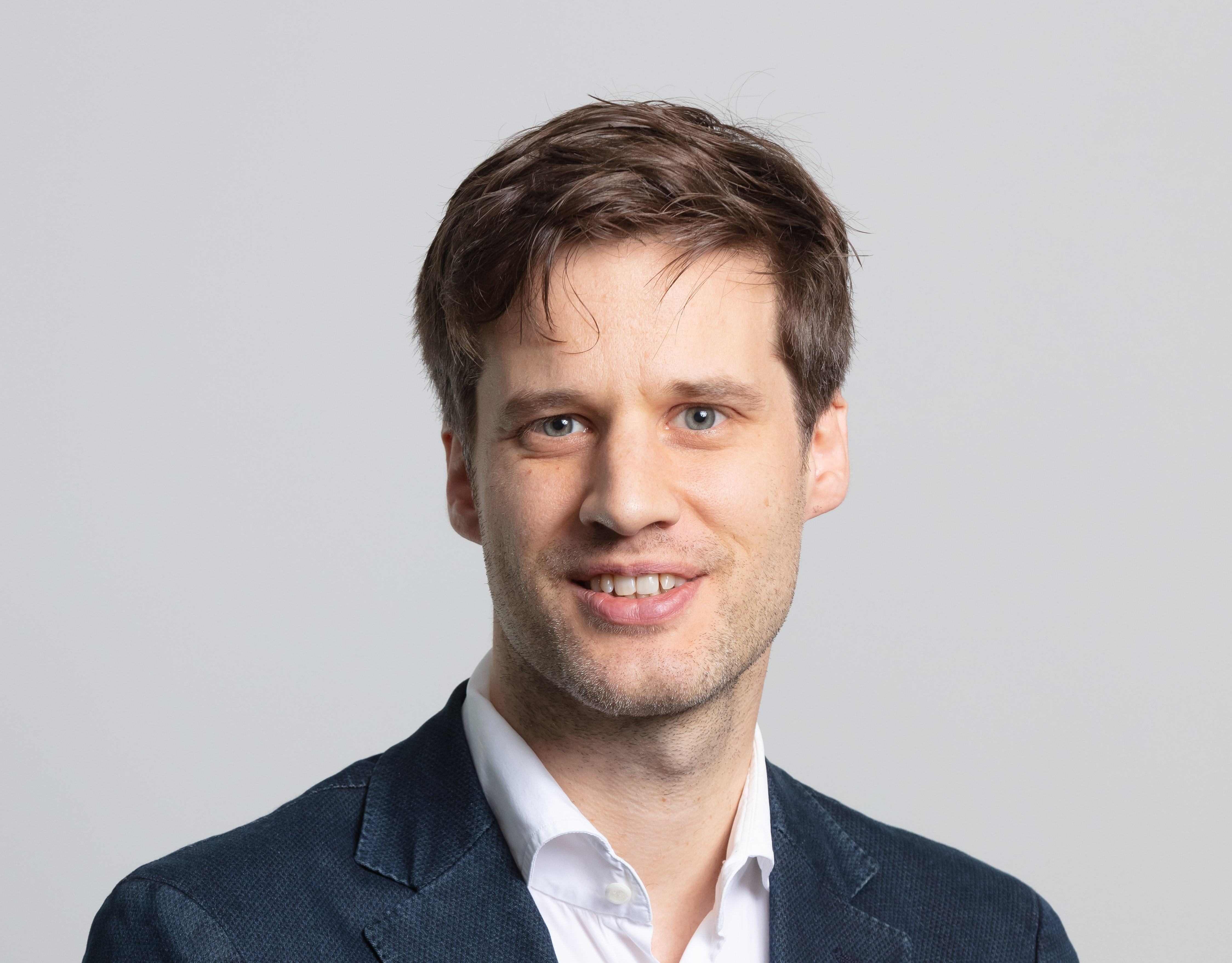 Associate Professor Sebastian Eibach